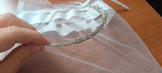 Tiara de brillantes plateada