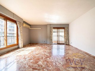 Piso en venta en Ensanche - Diputación en Alicante
