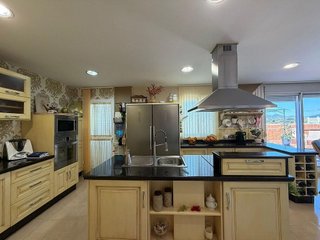 Ático en venta en Zona Norte en Estepona