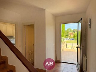 Casa adosada en alquiler en Navata