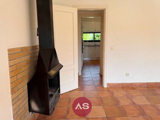 Casa adosada en alquiler en Navata