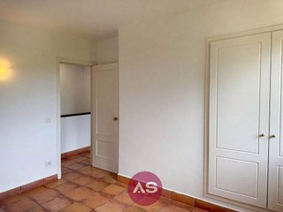 Casa adosada en alquiler en Navata