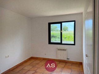 Casa adosada en alquiler en Navata