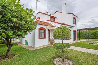 Chalet en venta en Palomares del Río