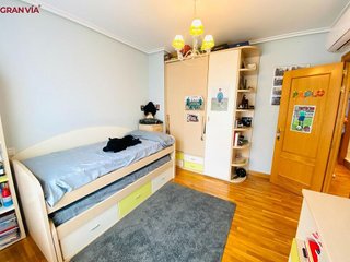 Casa adosada en venta en Portillejo - Valdegastea en Logroño