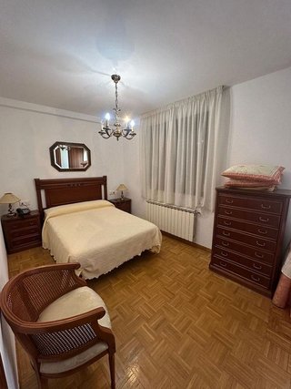 Casa adosada en venta en Cacabelos
