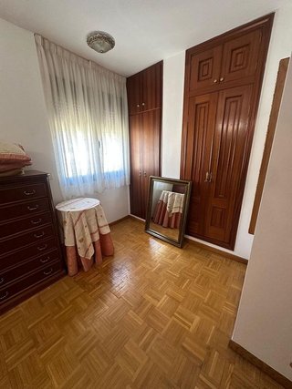 Casa adosada en venta en Cacabelos