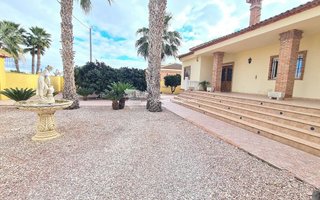 Chalet en venta en Catral