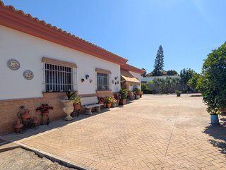 Chalet en venta en Sanlúcar la Mayor