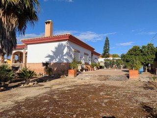 Chalet en venta en Sanlúcar la Mayor