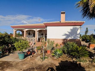 Chalet en venta en Sanlúcar la Mayor