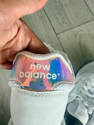 Zapatillas New Balance Blancas Holográficas