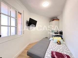 Ático en venta en La Prosperitat en Barcelona
