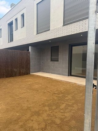 Casa adosada en venta en Llinars del Valles
