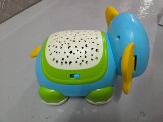 Elefante musical con proyección