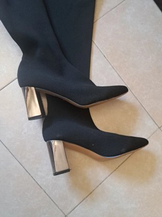 Botas altas negras tacón plateado