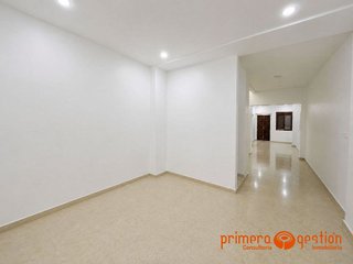 Casa en venta en Fuentes de Andalucía