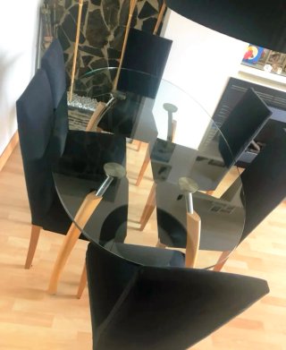 Mesa de comedor en muy buen estado