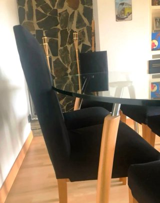 Mesa de comedor en muy buen estado