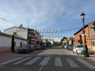 Casa adosada en venta en Yeles