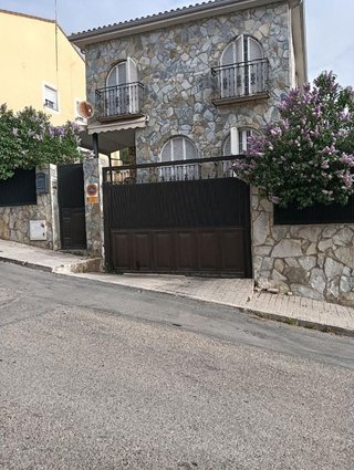 Chalet en venta en Loeches
