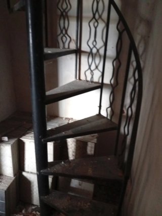 Escalera de caracol ,9 peldaños.