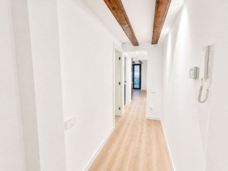 Piso en venta en El Raval en Barcelona