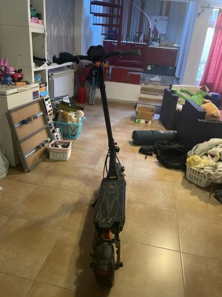 Patinete eléctrico averiado