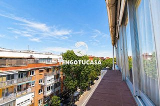 Ático en venta en Pueblo Nuevo en Madrid