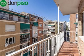 Piso en venta en Pajaritos - Plaza de Toros en Granada