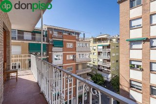 Piso en venta en Pajaritos - Plaza de Toros en Granada