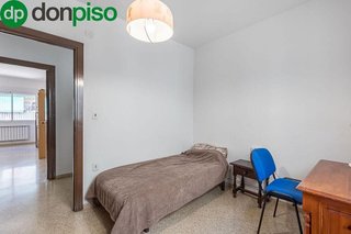 Piso en venta en Pajaritos - Plaza de Toros en Granada