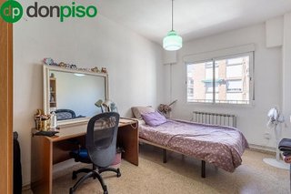 Piso en venta en Pajaritos - Plaza de Toros en Granada