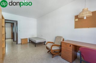 Piso en venta en Pajaritos - Plaza de Toros en Granada