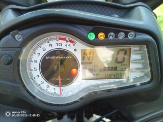 Suzuki Vstrom XT gris