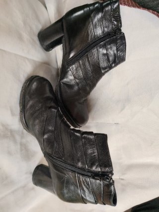 Botines negros de tacón