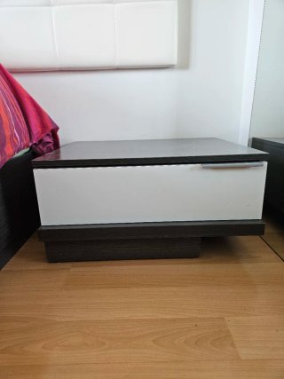 2 Mesitas de Noche Madera y Blanco