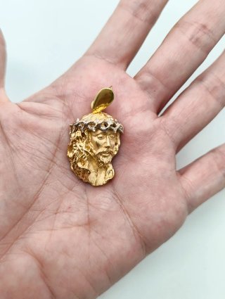 Colgante Cabeza Cristo tallada Oro bicolor 18kt