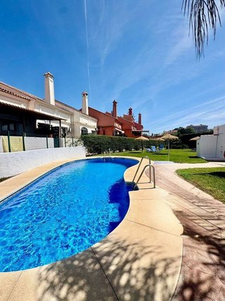 Casa adosada en venta en Los Pacos en Fuengirola