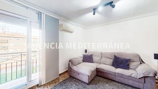 Piso en venta en La Torre en Valencia