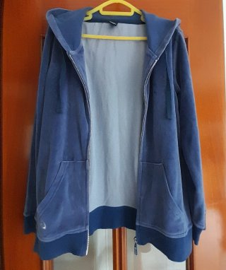 Sudadera terciopelo azul con capucha y cremallera