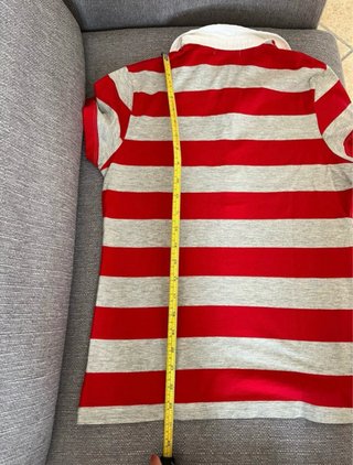 Polo a righe rosse e grigie taglia S