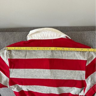Polo a righe rosse e grigie taglia S