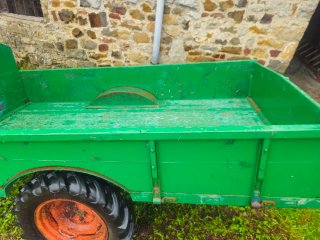 Tractor Pascuali 18 CV con carro