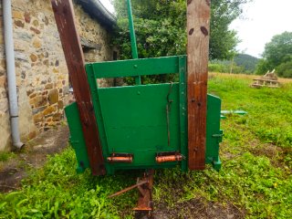 Tractor Pascuali 18 CV con carro