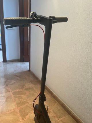 Patinete Xiaomi con par cubiertas nuevas.