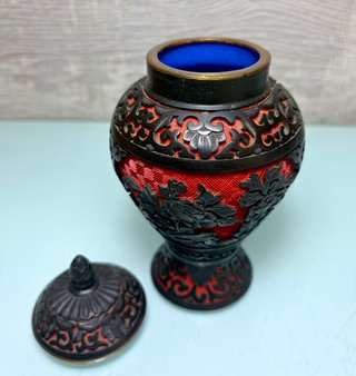 Jarrón chino laca cinabrio rojo y negro