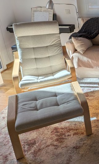 Sillón Poäng Ikea con reposapiés