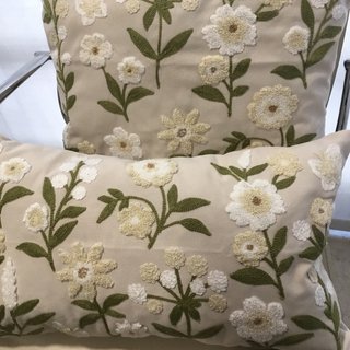 2 Fundas Cojín Flores Bordadas Beige/Blanco