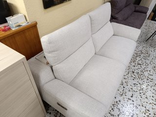 Sofá motorizado 226cm tela gris